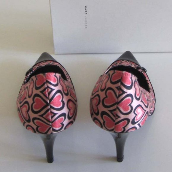 new MARC JACOBS whimsical heart black toe pumps 6 Italy - Picture 8 of 10